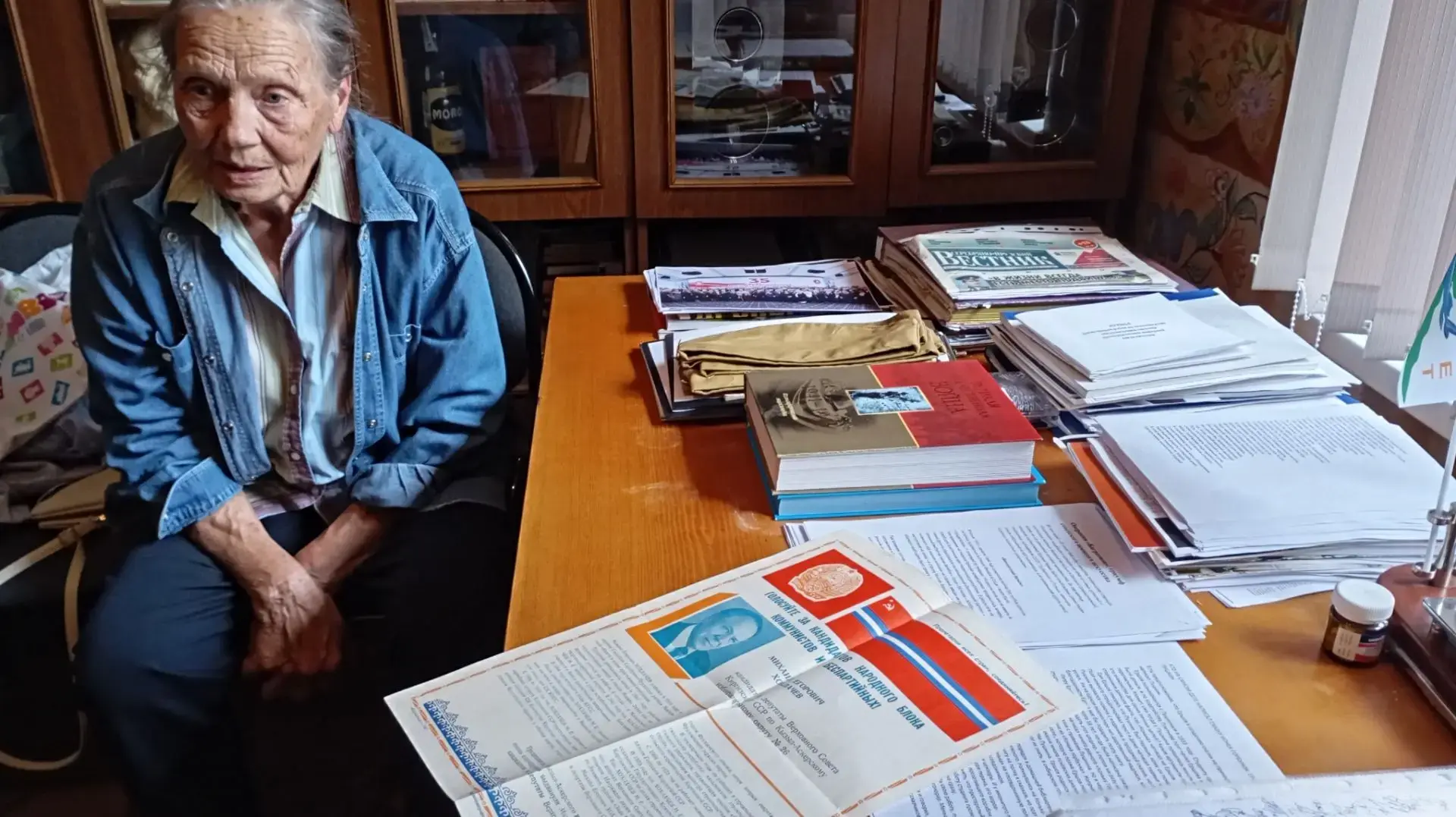 Михаил Иванович Хохлачев —   лётчик-штурмовик, кавалер четырёх орденов, родившийся в де...