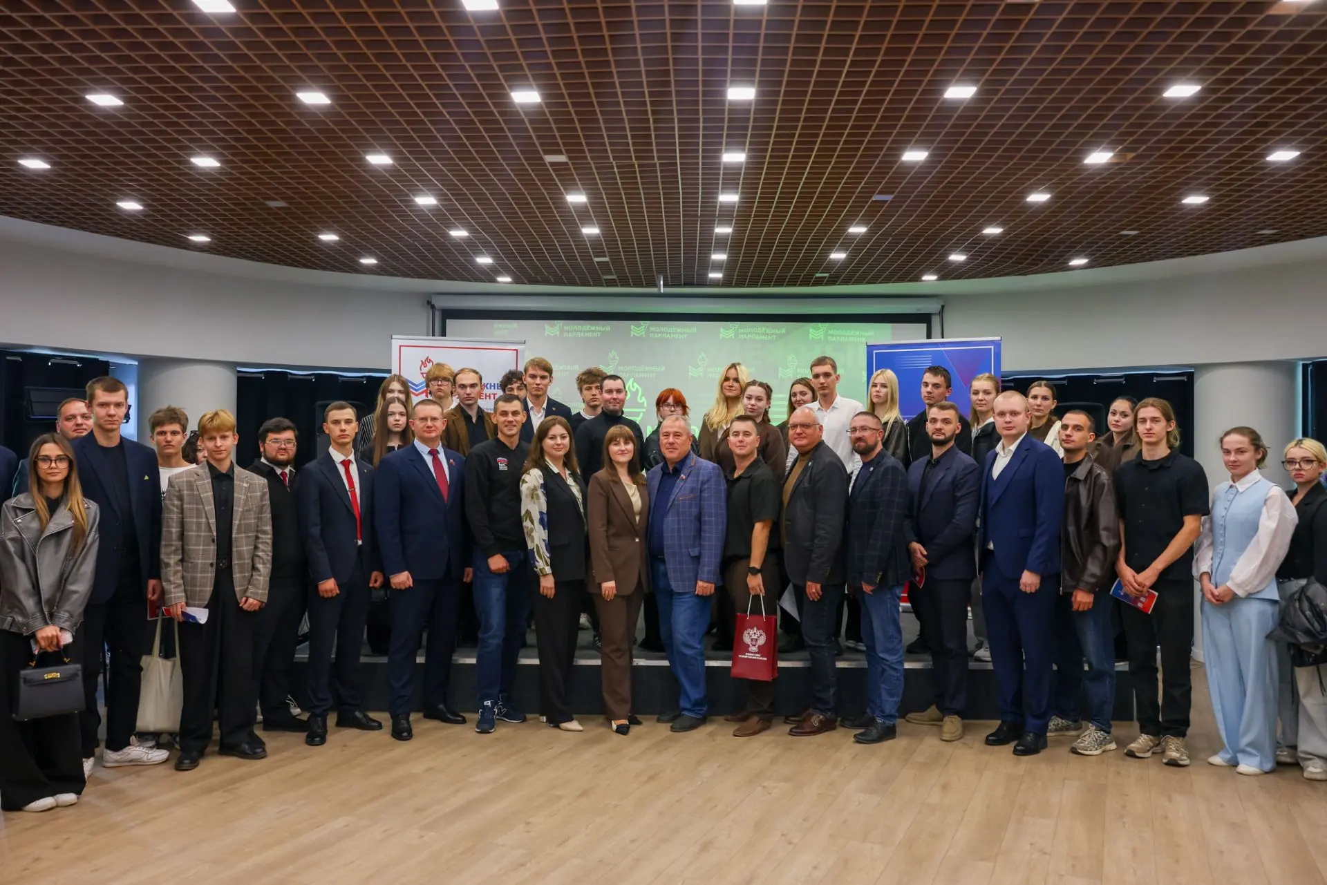 Круглый стол с Молодежным парламентом ЛНР перевернул мое представление о таких встречах...