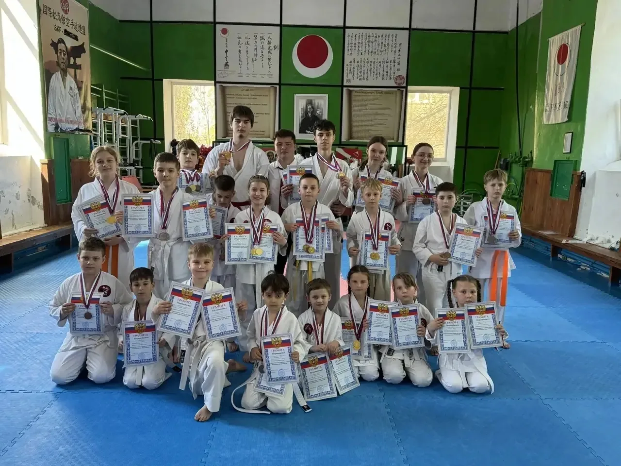 🥋 В Бердянске прошёл городской турнир по карате, посвящённый Дню Победы!
