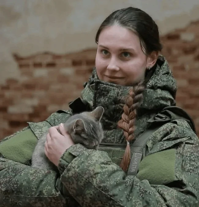 Она держала связь там, где молчало всё остальное

Гвардии лейтенант Полина Фотева — начальник связи,