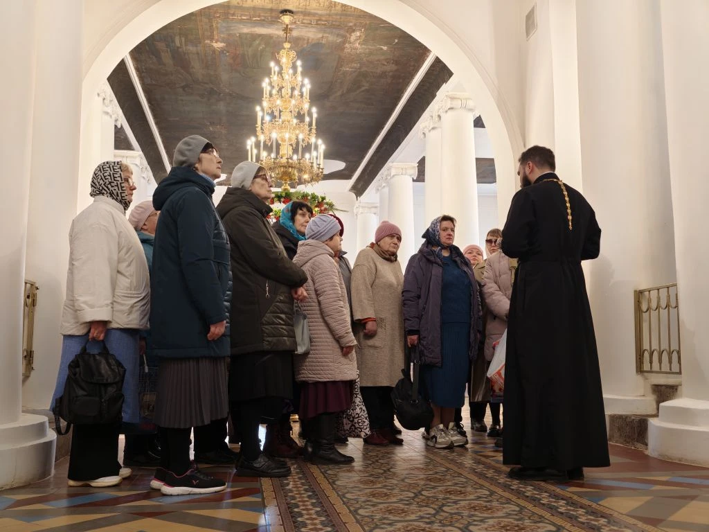 Сегодня у нас день поздравлений.