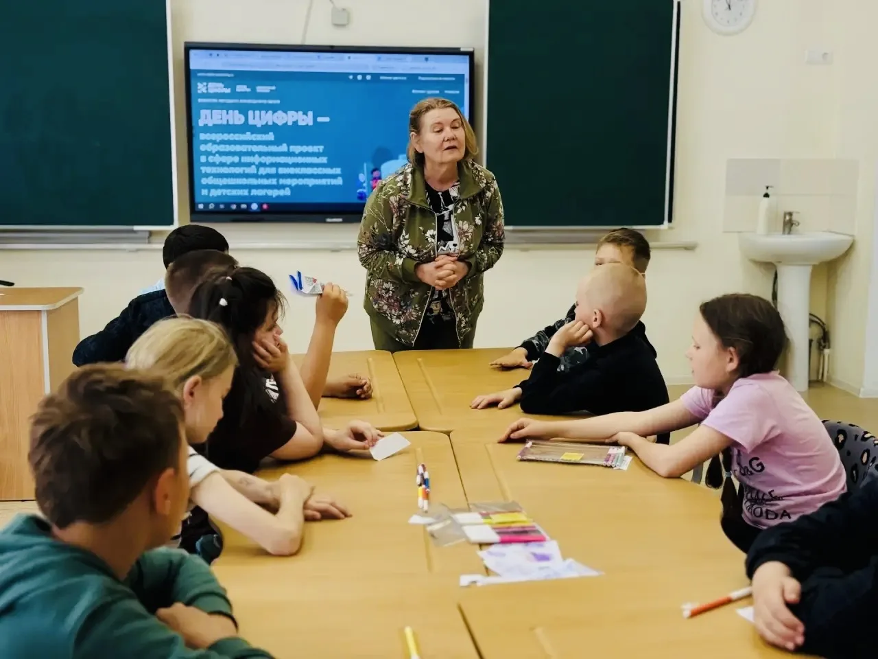 Шаг в будущее: в нашем лагере прошёл всероссийский IT-праздник «День цифры»! 💻🤖🚀

Сегодня пришкол