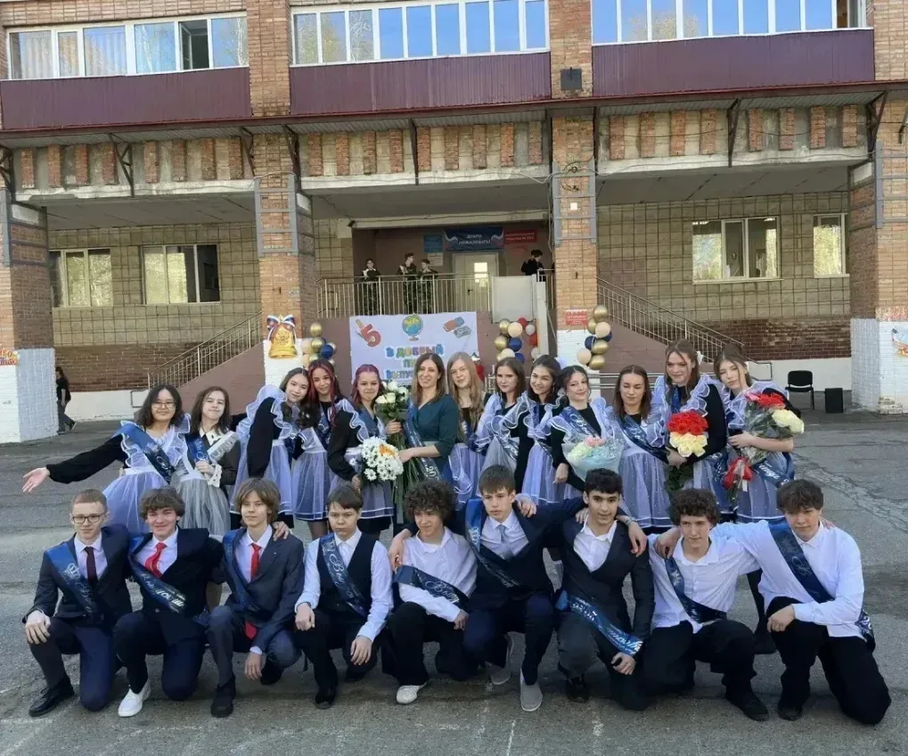 🏙️ Гордость школы — гордость города: выпускной 2026 в 4-й школе

27 июня наш город провожал одиннад