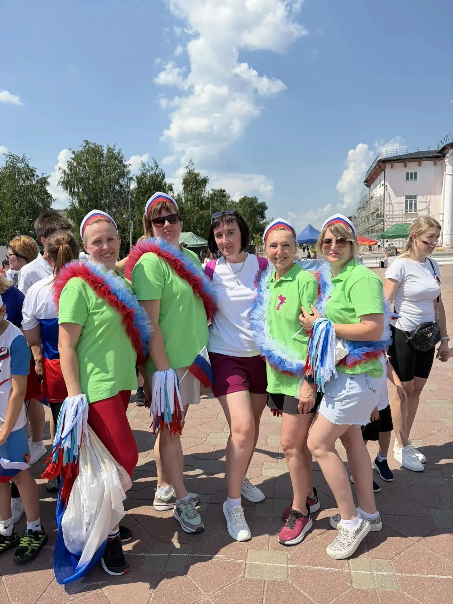 🇷🇺За бег! За Россию! Наши активисты — на старте🏃 
12 июня, в День России, активисты нашего МАДОУ 