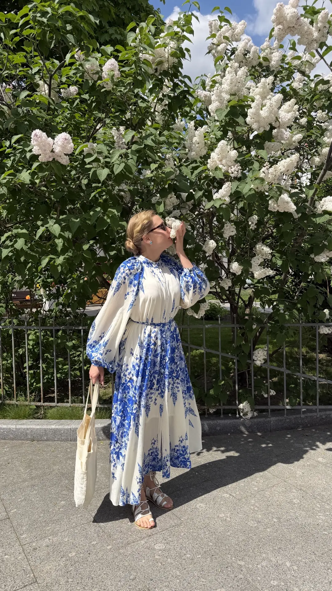Провела в Марфо-Мариинской обители открытие  благотворительного фестиваля «Белые Крылья», успела вдо