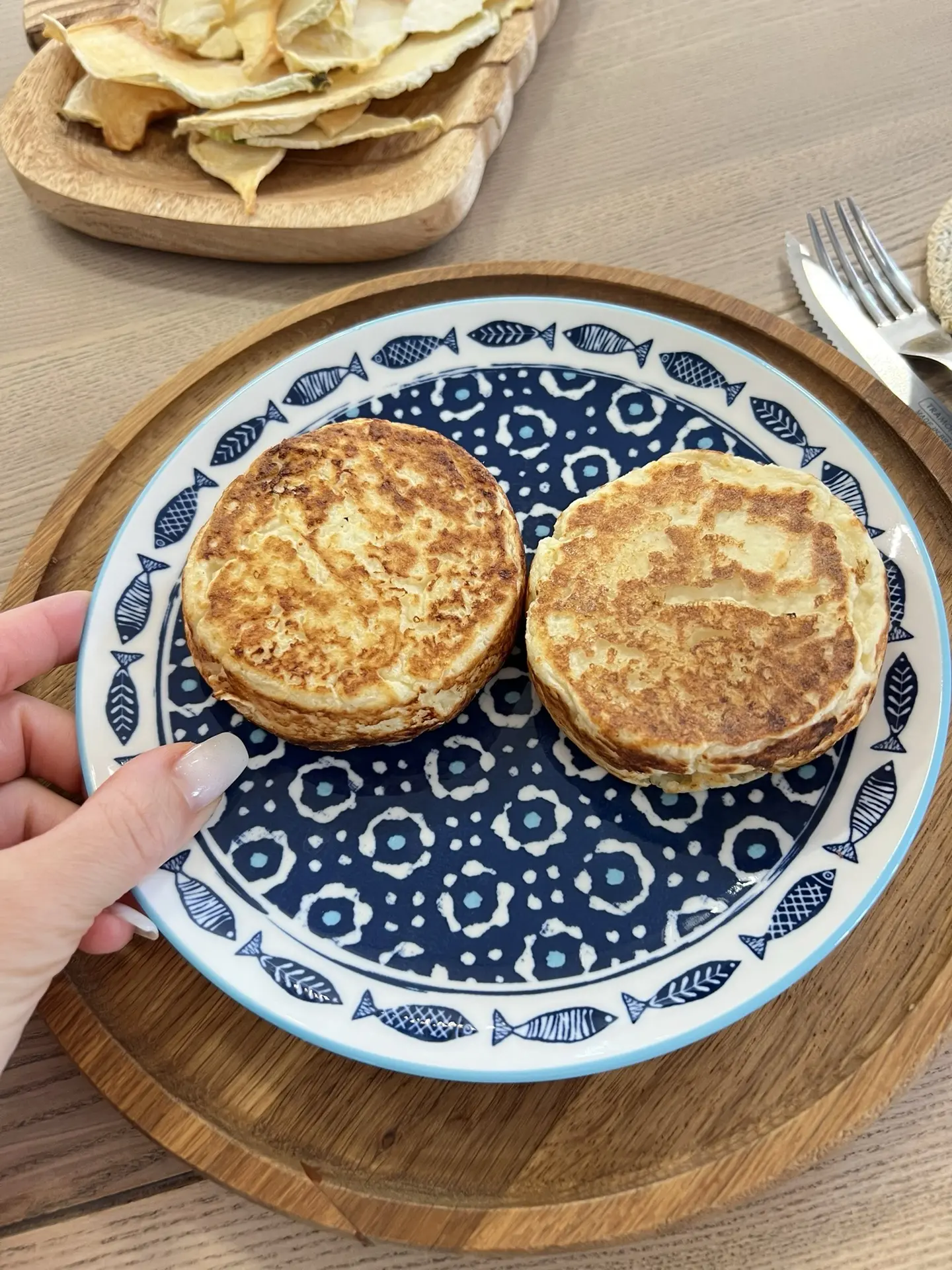 Нежные сырники на рисовой муке с изюмом!

С такими точно не наберете лишнего🍓

Ингредиенты (на 3–4 