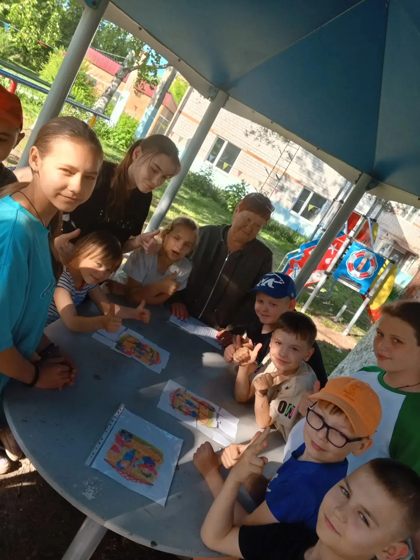 В центре прошел яркий праздник «Веселые шумелки»🎉🤸‍♂️, приуроченный ко Дню дружбы. 
👫Дети с удово