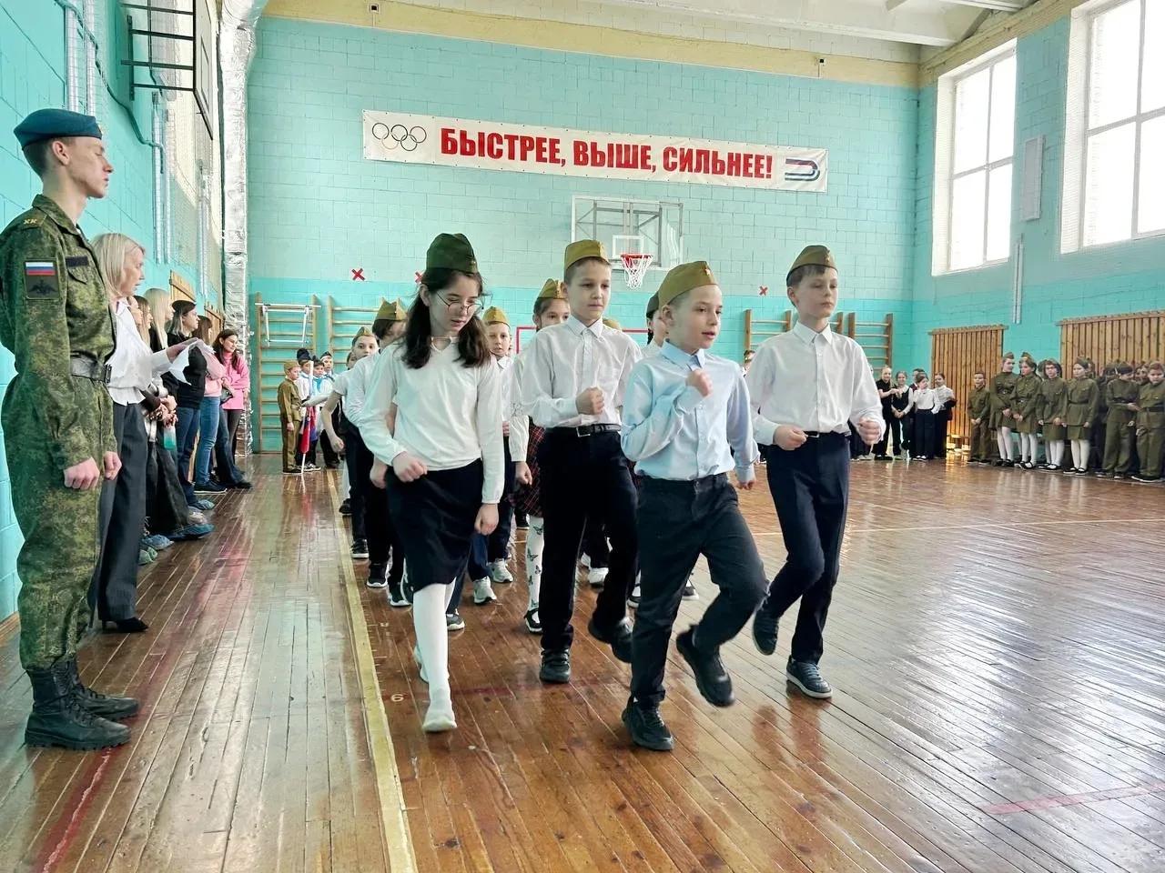 📌«Ежегодный школьный смотр строя и песни»  В  чёткой поступи детского марша Нам желанье даётся и сил