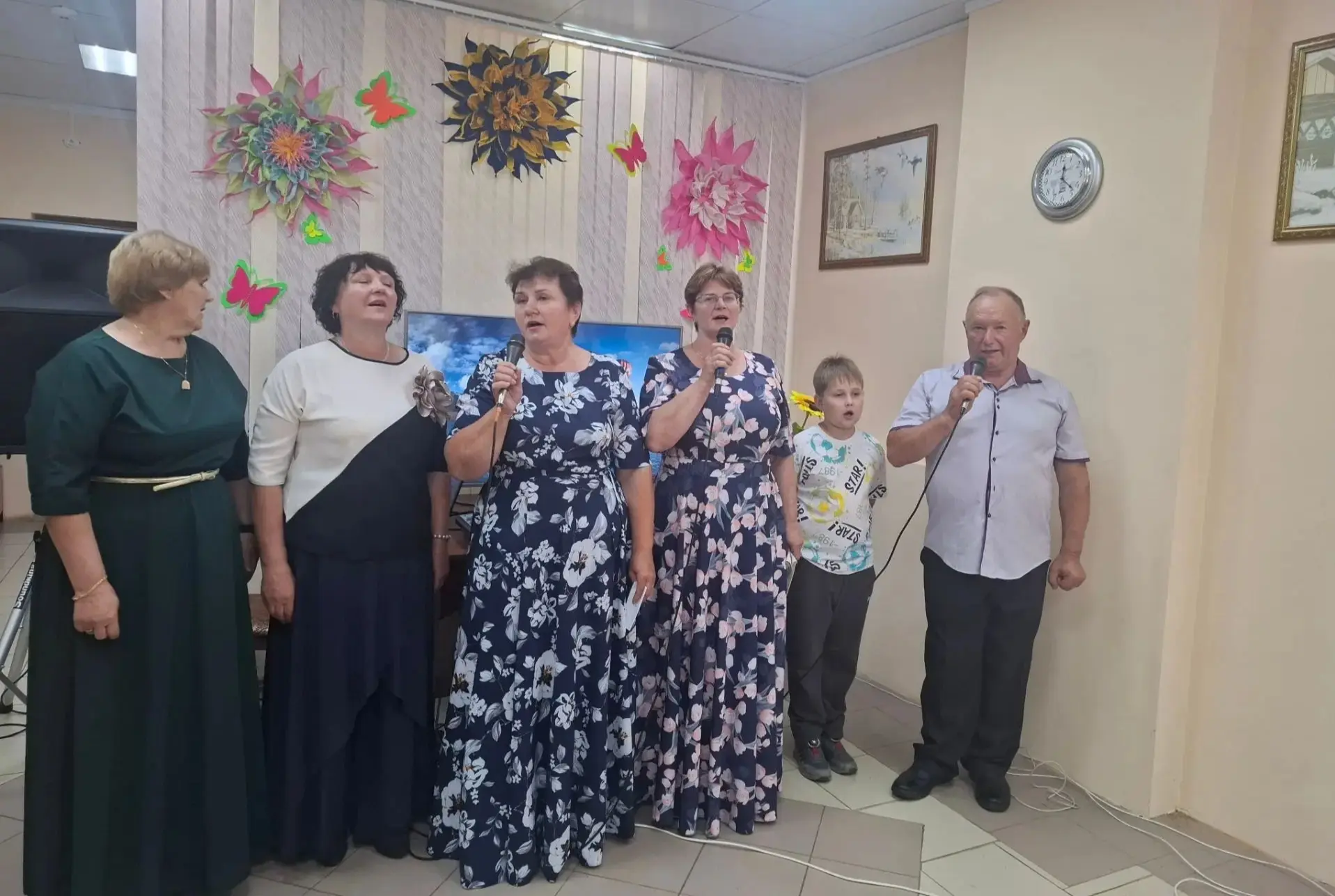 💐🏡8 июля в клубе золотого возраста СОГБУ «Ершичский КЦСОН» состоялся праздничный концерт, посвящён