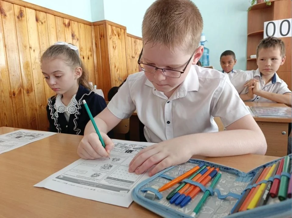 📌В школах района прошли очередные уроки из цикла «Разговоры о важном», приуроченные к предстоящему Д