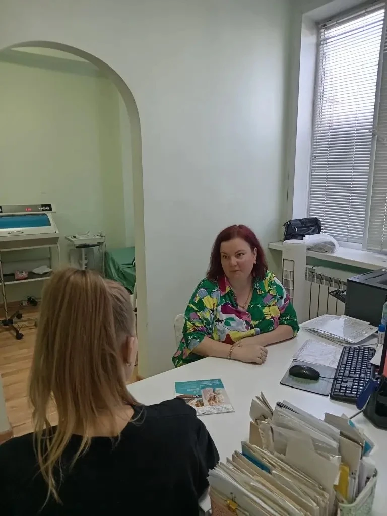 Еженедельно специалисты ТОГБУ СОН «Забота» проводят прием в женских консультациях г. Та...