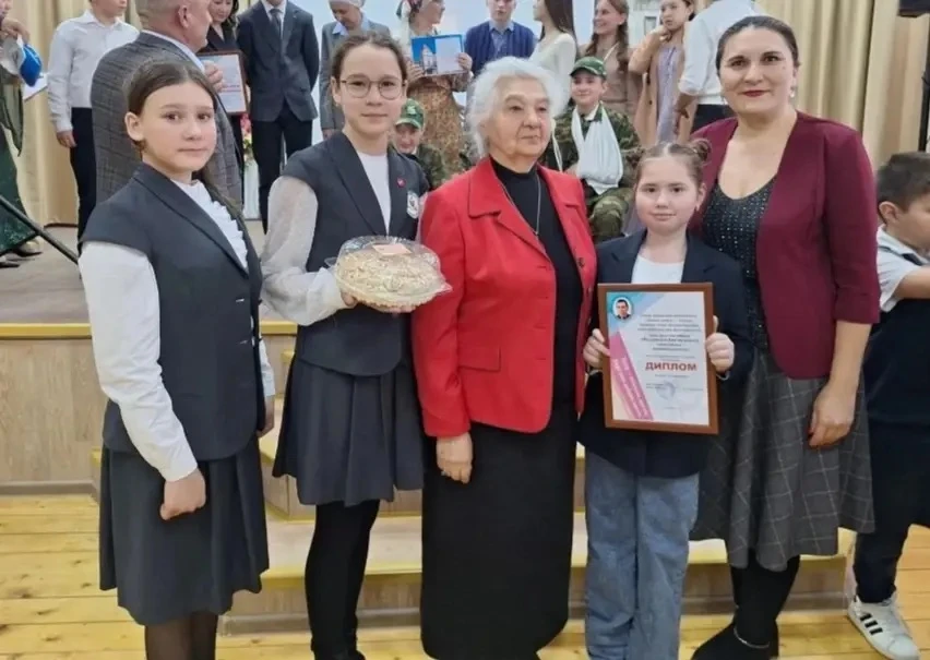 Аманулла исемендәге “Бөтен дөнья - театр” дип исемләнгән фестиваль-бәйгесендә Гөлнара Хәдисовна җитә