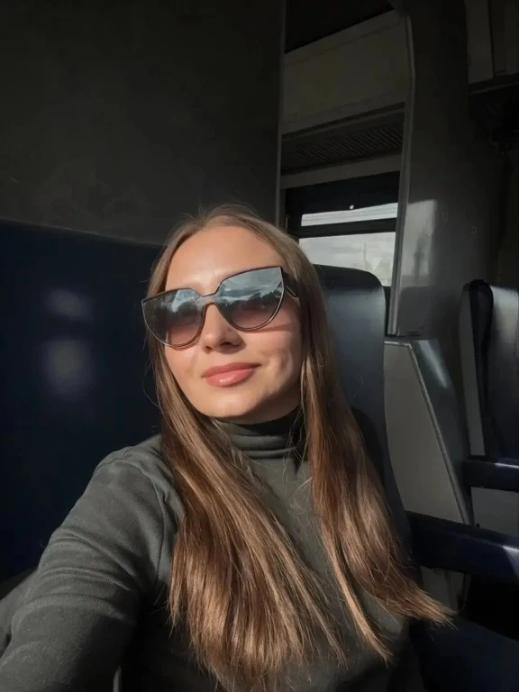 👧 Ирина, 45 лет
📍 Коноша

📝 График плотный: две работы, но ради интересного человека всегда найду