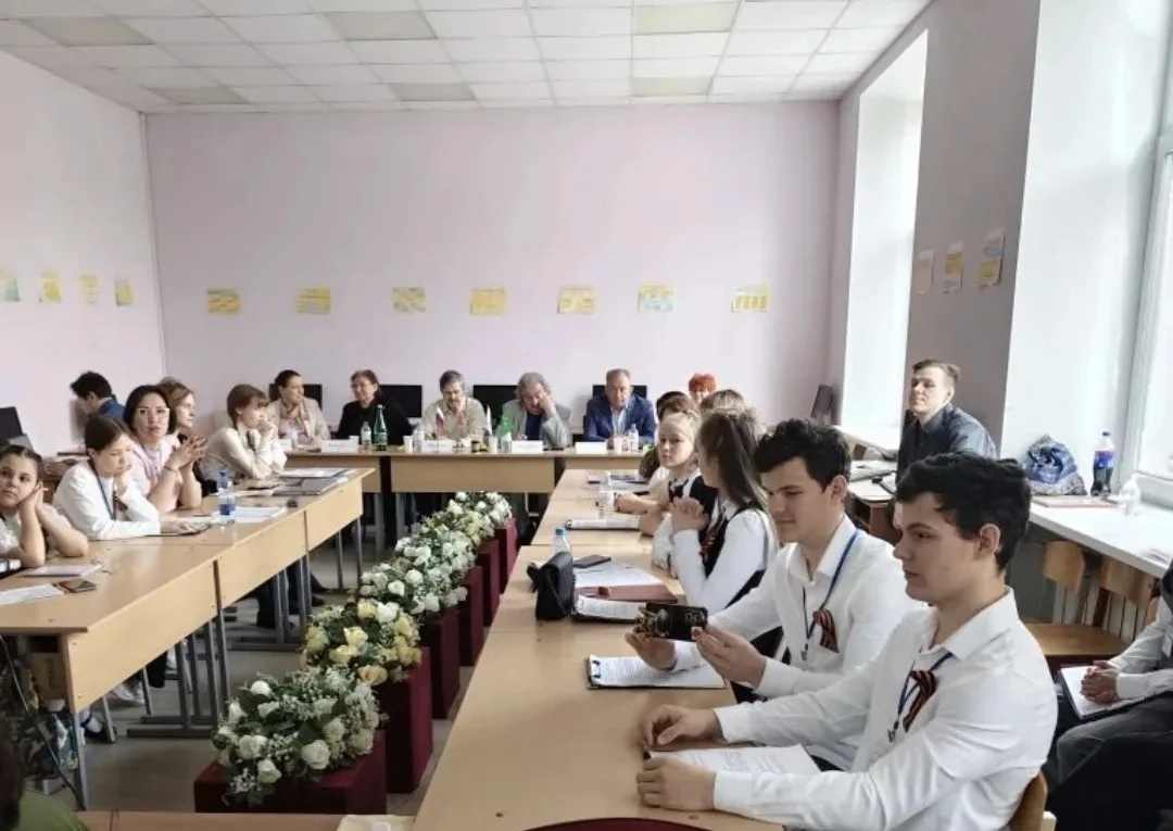 Наши гимназистки – победители Международного конкурса "Детство, опалённое войной"  Накануне великого