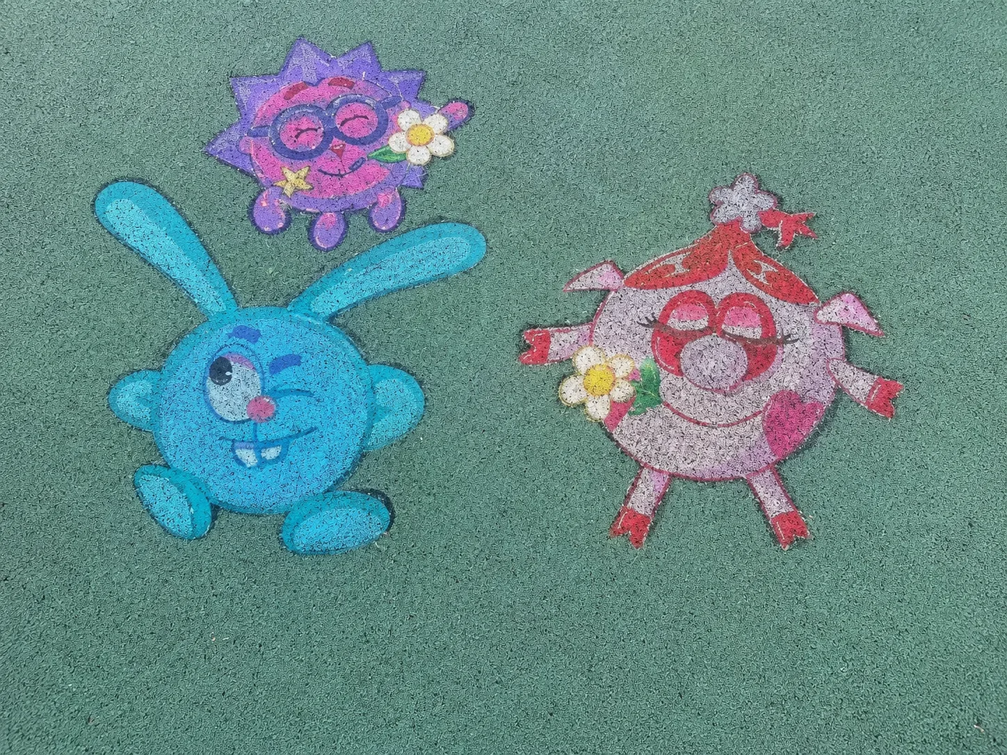 🖍️ «Смешарики» на детской площадке: в Тульской области разгорелся необычный конфликт