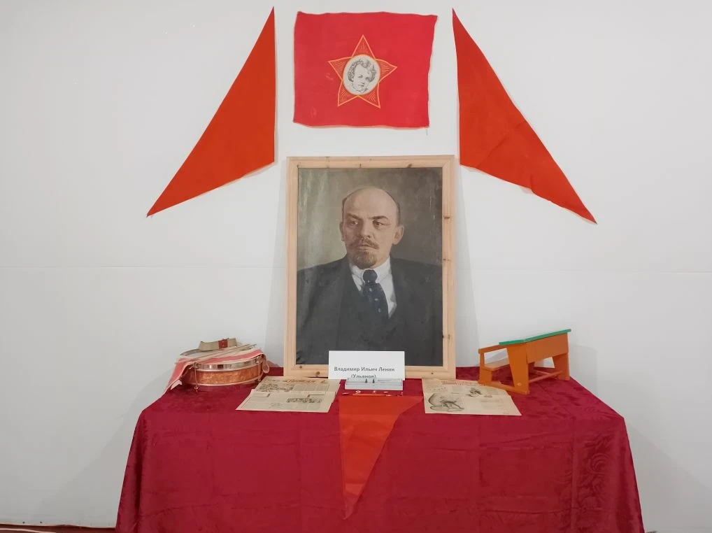 19 мая - День пионерии. Поздравляем всех, кто носил красный галстук, знал наизусть клят...