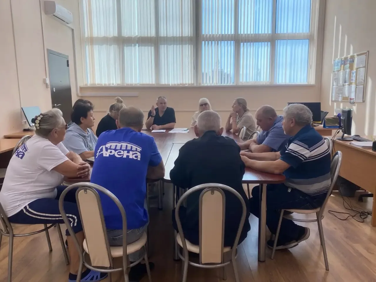 В спортивной школе «Арена» прошло совещание  с администраторами комплекса, инструкторам...