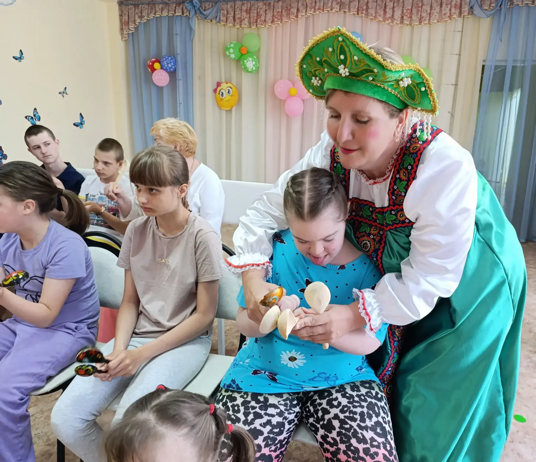 🇷🇺 Неофициальные символы России: душевный праздник в лагере «Дружба»

В летнем лагере «Дружба» ГБС