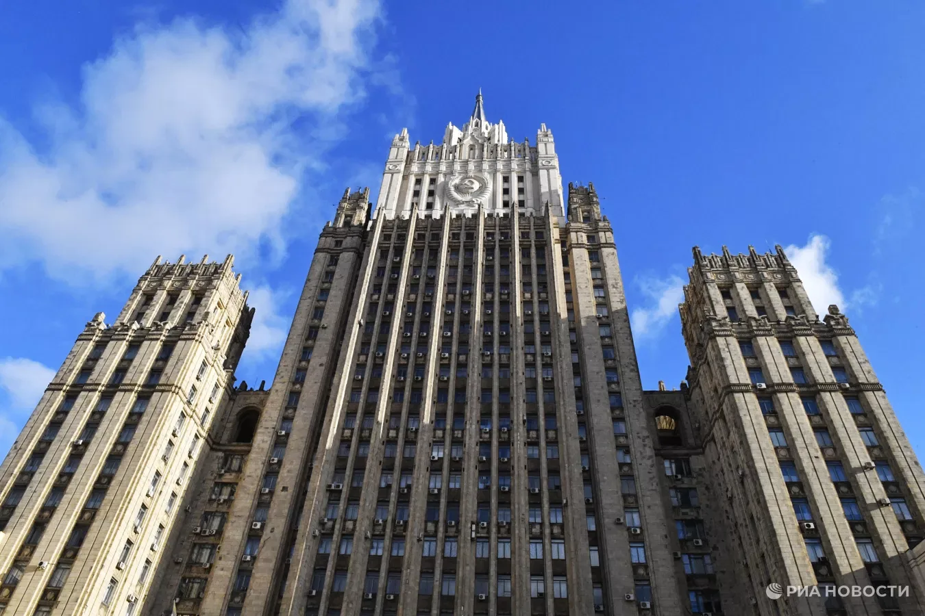 Против угрозы, которая исходит от Украины, нужно применять международный опыт борьбы с ...