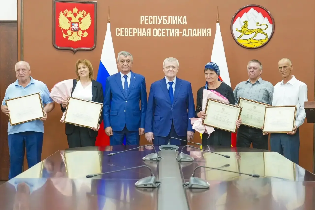 Во Владикавказе полномочный представитель Президента Российской Федерации в Северо-Кавк...
