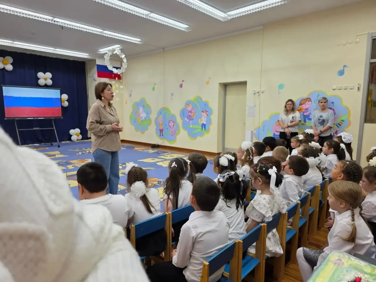 В детском саду "Сказка прошла торжественная линейка, посвященная Дню Государственного ф...