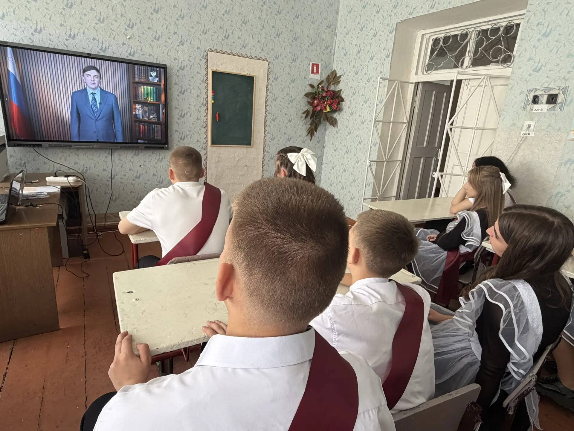 26 мая в нашей школе прозвенел Последний звонок! 🎉 Этот трогательный праздник ознамено...
