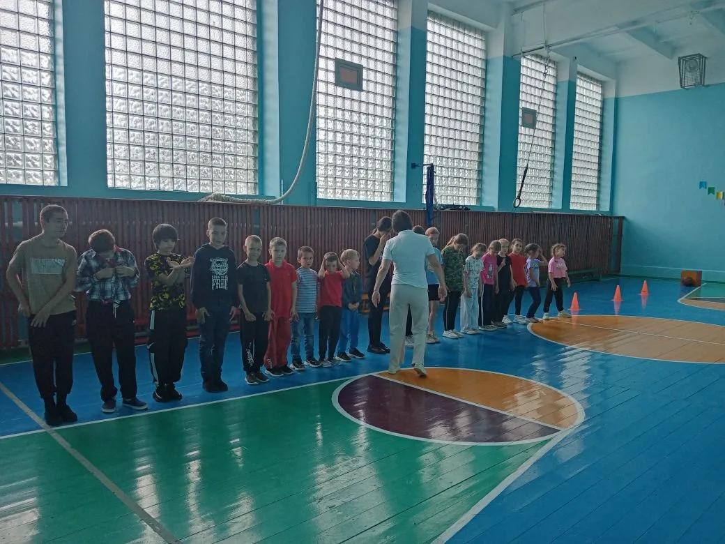 Спортивный досуг «Весёлые старты. Игры народов России». 

     Сегодня в ЛОЛ "Солнышко" прошел весел