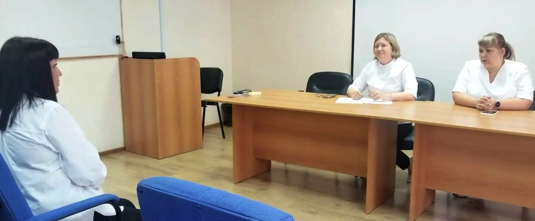 Встреча с родителями детей с ограниченными возможностями перешла в диалог заинтересован...