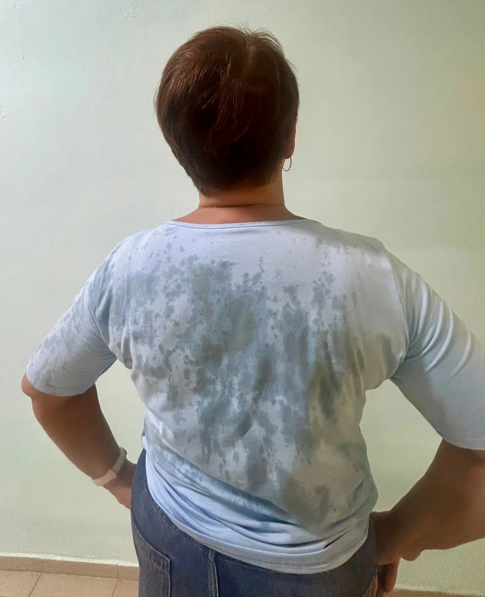 🤬Сегодня около 7:30 шли с коллегой по тротуару вдоль дороги ул.Лихачева и благодаря во...