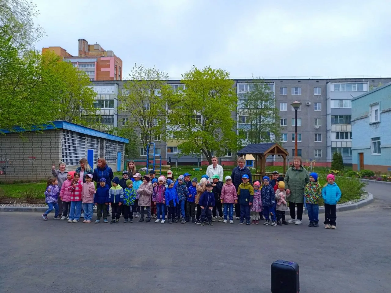 Теплое майское утро!🌞и вновь мы дружно вышли на площадку🌞