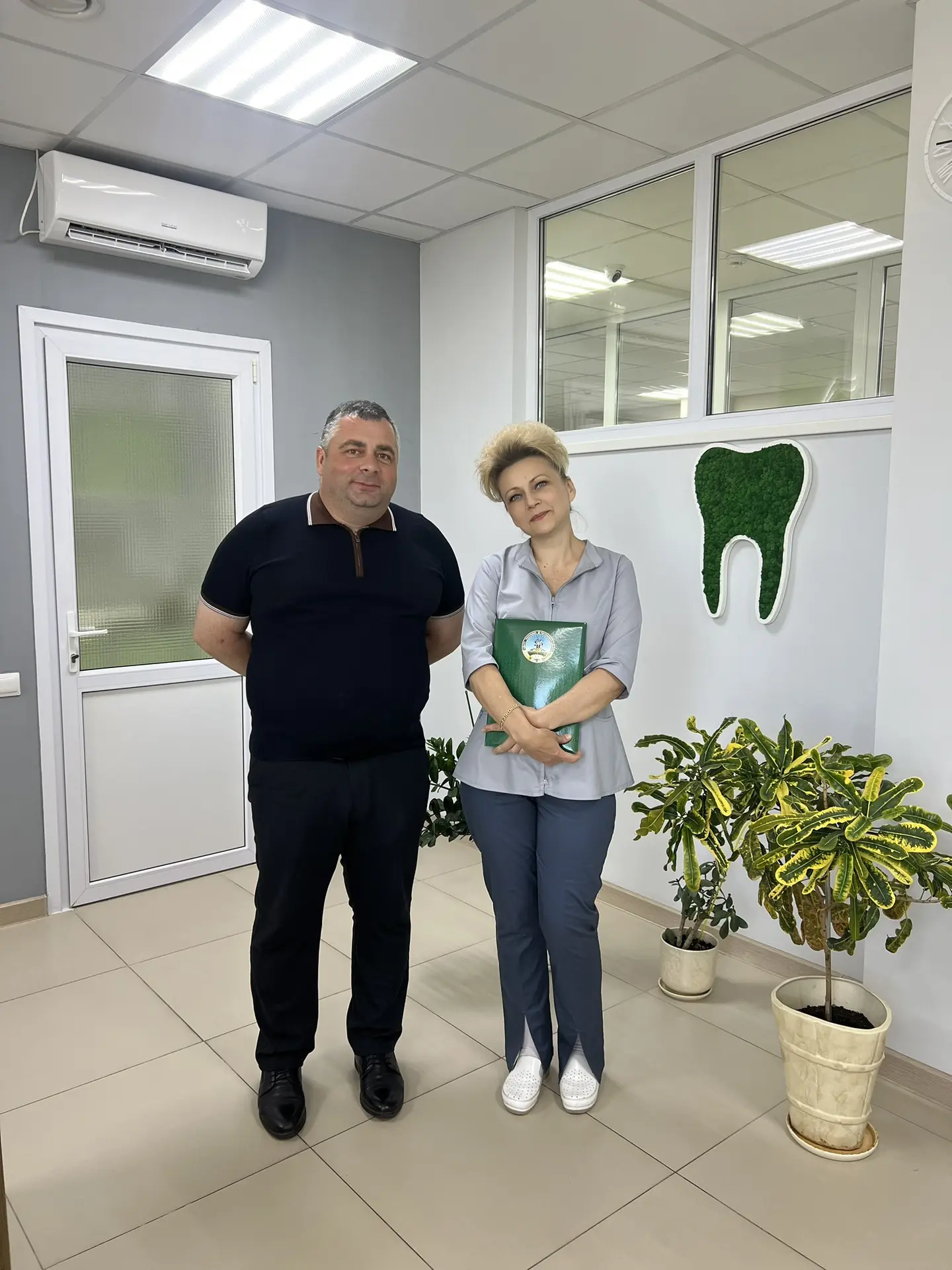 🎉 С юбилеем, дорогие коллеги! 🎉

От лица руководства и коллектива стоматологической поликлиники по