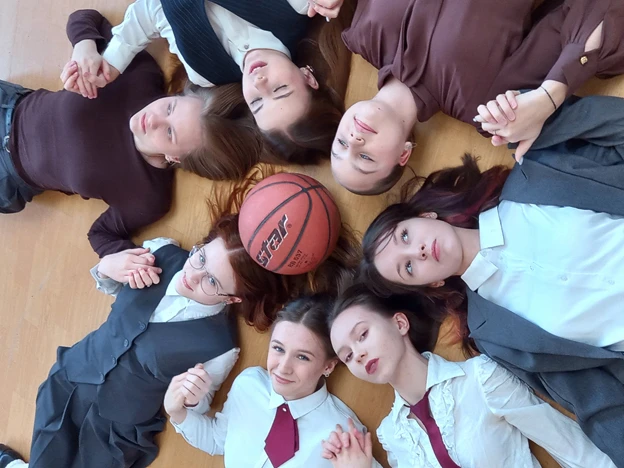 Классная компания 9Б✨🎓