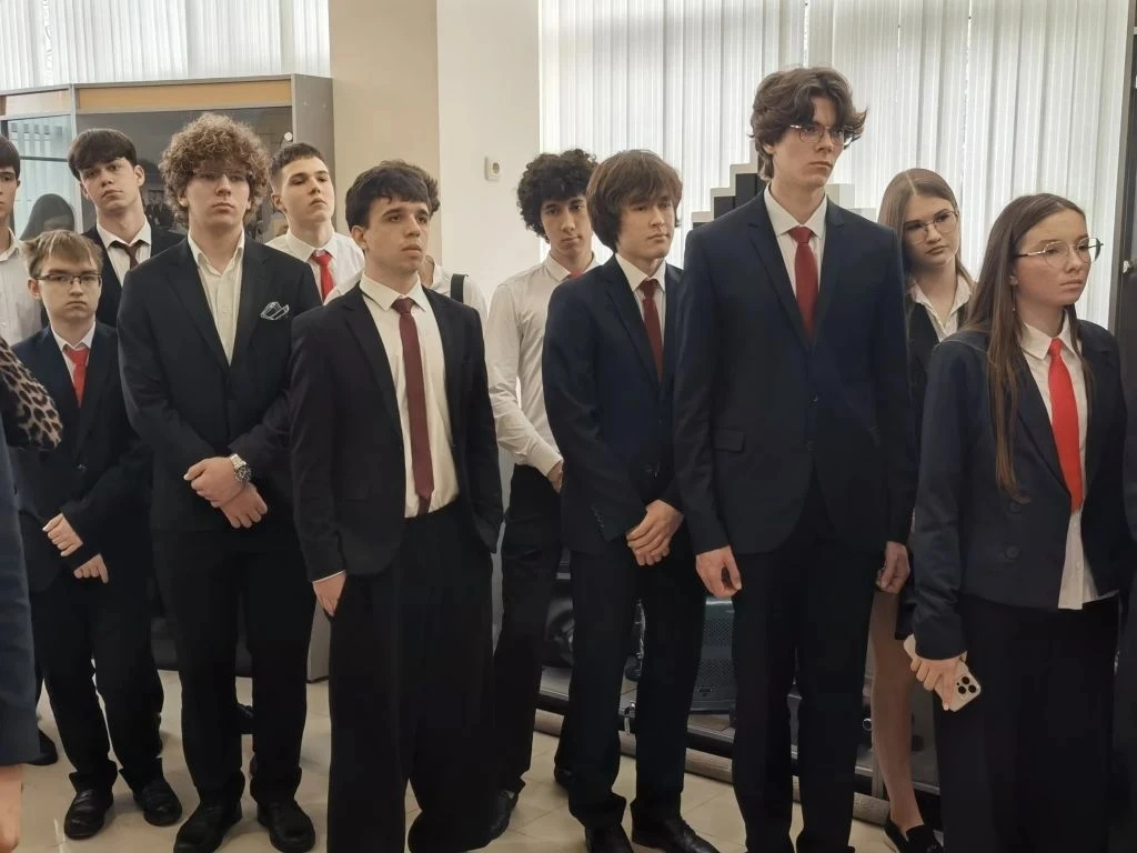 🇷🇺"Мы инженеры страны!" Именно так о себе говорят учащиеся 10, 11 классов лицея № 1, которые обучают
