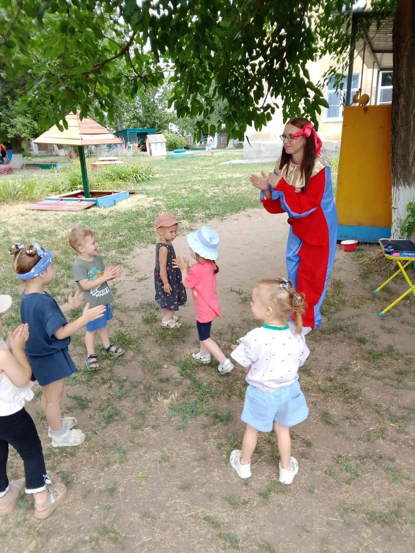 ☀️ Утро в группе«Солнышко» началось с сюрприза! К малышам в гости заглянула весёлая Ириска.

Вместе 