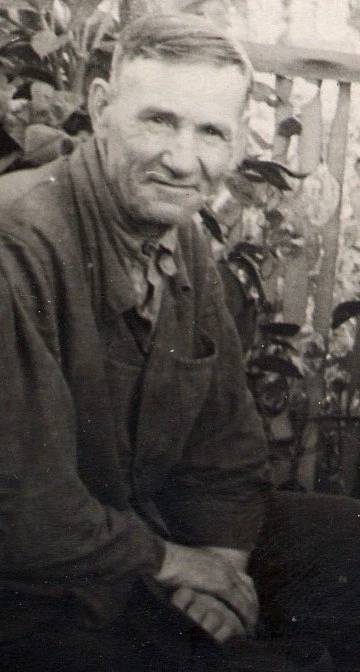 Рядовой Смыслов Михаил Иванович (1890-1957) – прадед автора настоящего канала.