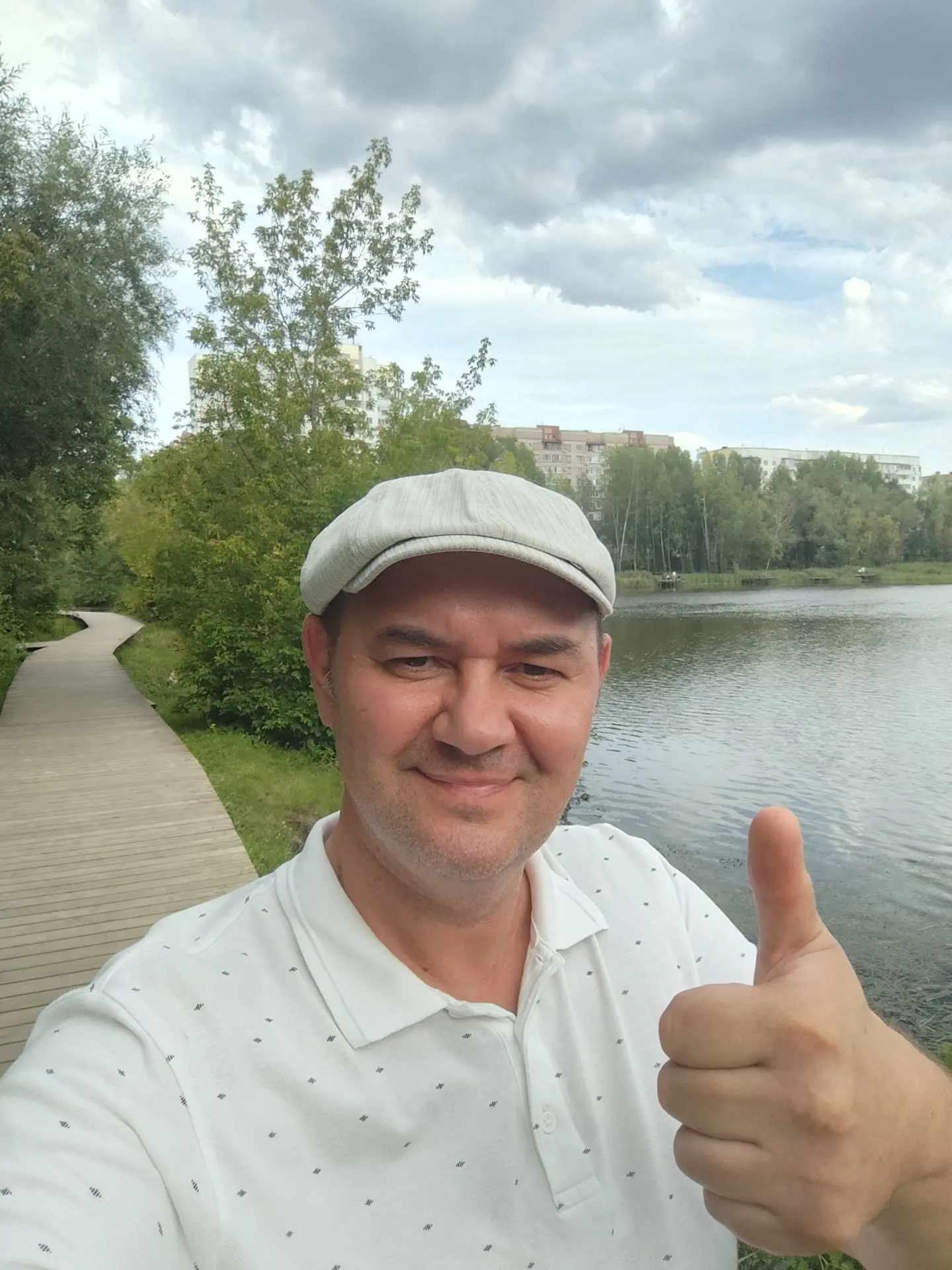 Озеро Теплое. Летом здесь работают официальные благоустроенные пляжи. Я бы выделил два ...