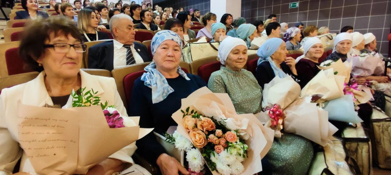Дорогие учителя, преподаватели и ветераны педагогического труда!