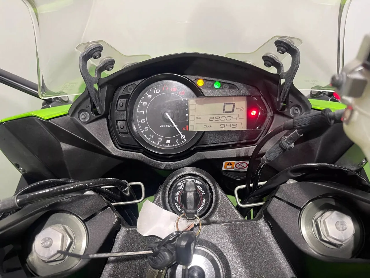 KAWASAKI NINJA 1000 ABS в наличии во Владивостоке  Характеристики:  - 2012 год - объем 1000 см3 - Ау