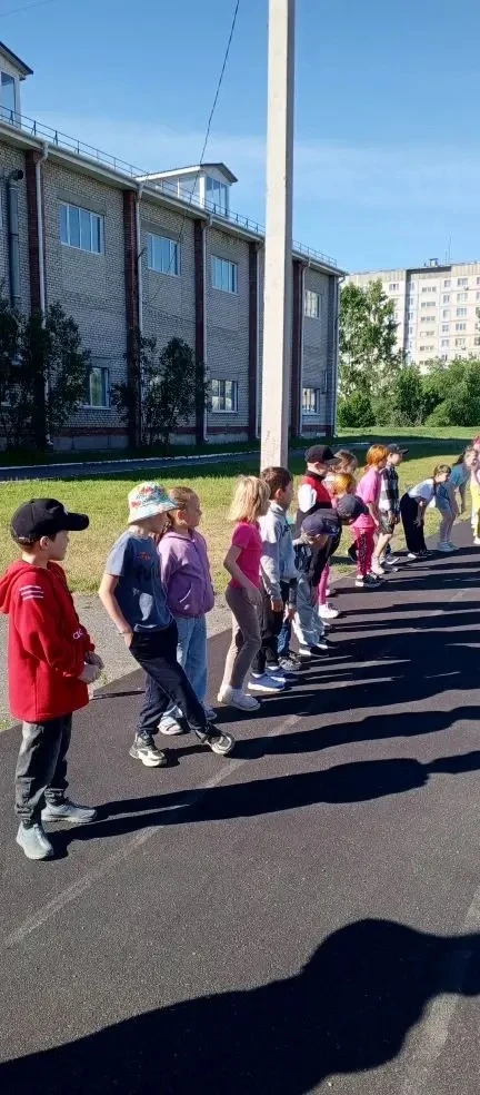 Как просыпается наш лагерь? Только в движении! 🏃‍♀️🏃‍♂️

Один из главных законов смены в пришкольн