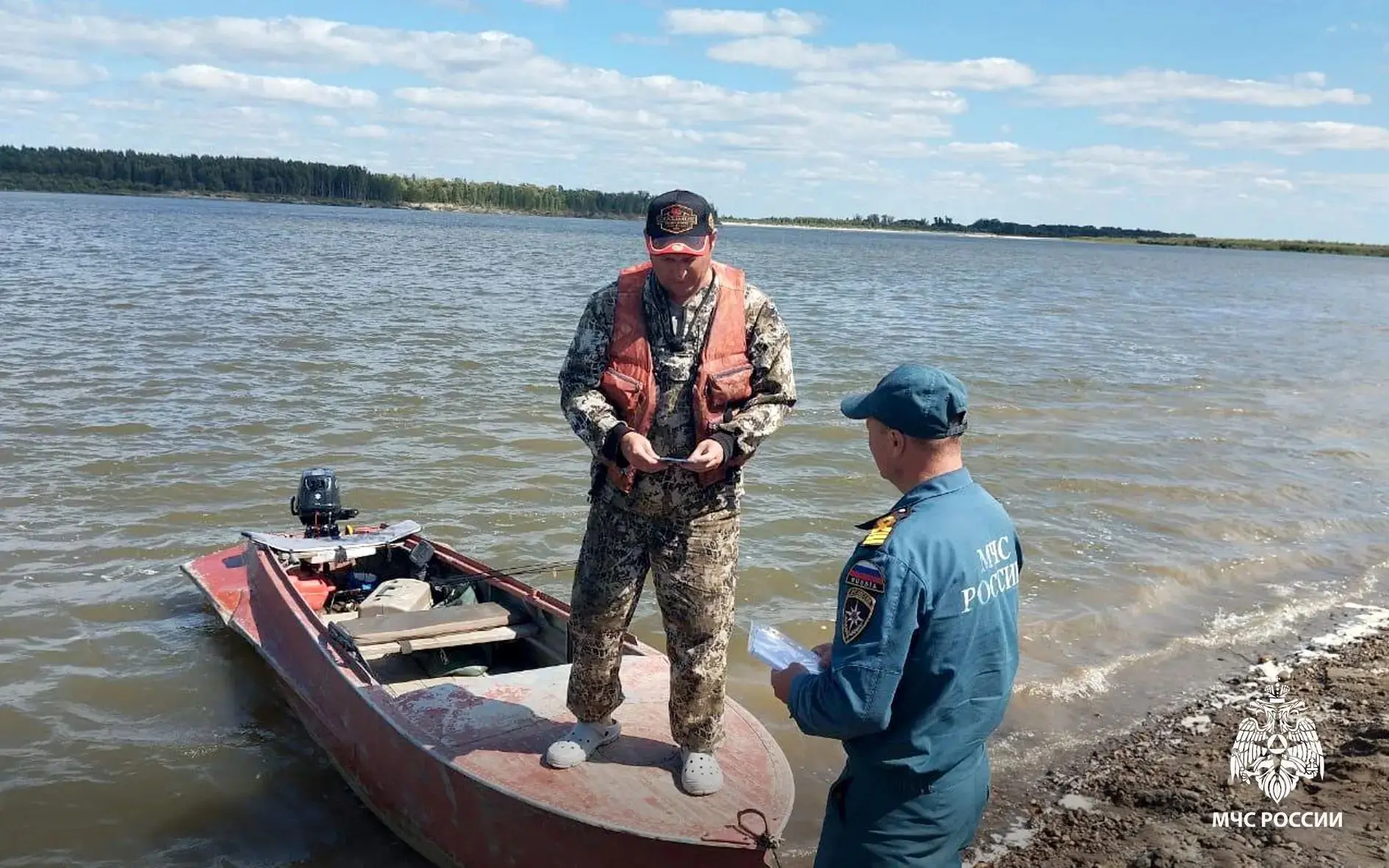 Лето, удочка, улов: как сделать рыбалку по-настоящему безопасной?

🎣Рыбалка– популярный вид отдыха,