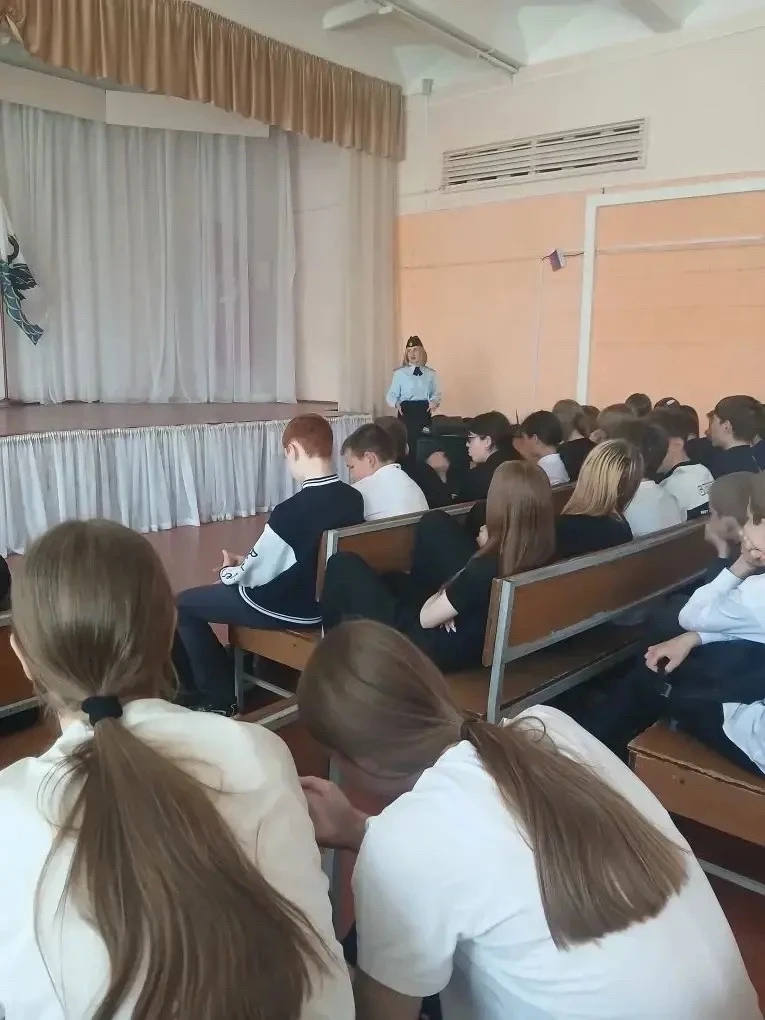 👮🏻‍♀️Инспекторы ПДН провели профилактические лекции для школьников в рамках акции "Подросток"  👥В ра