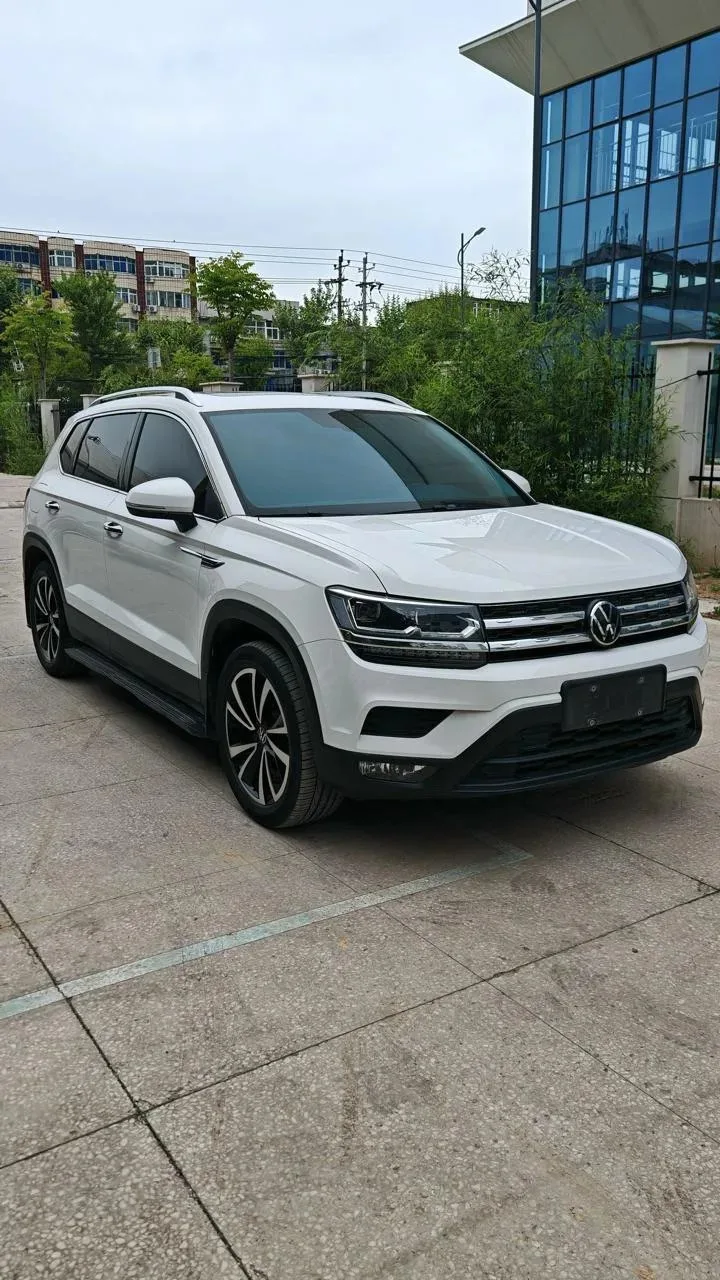 🏎 Volkswagen Tharu

Покупка из Китая 🇨🇳
Год: 2022
Объем: 1.4 л, 150 л.с., бензин, робот
Привод: п