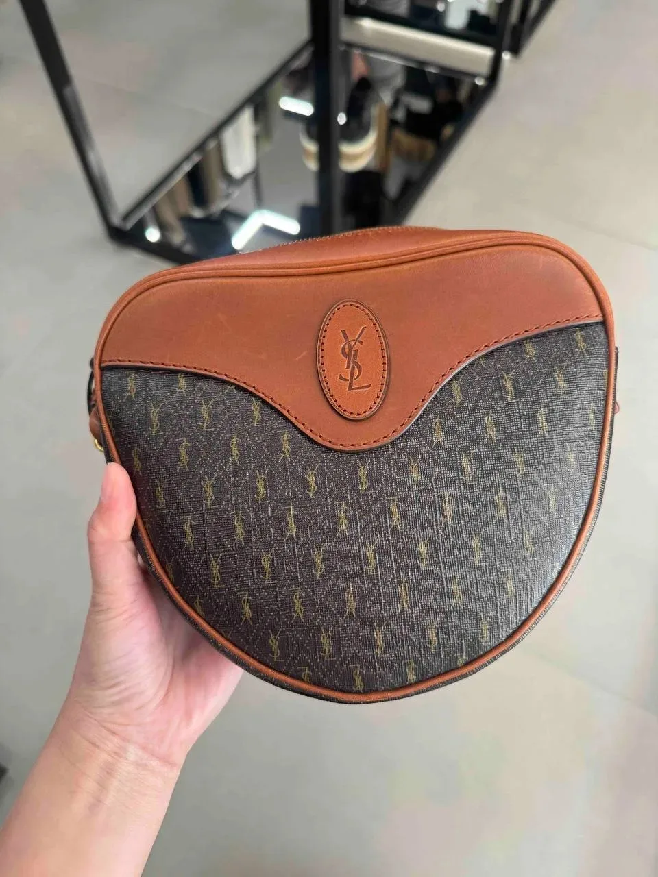 К нам едет всего одна сумка от YSL по невероятно низкой цене 😳 ⚡️55.000₽ вместо 1450$�...