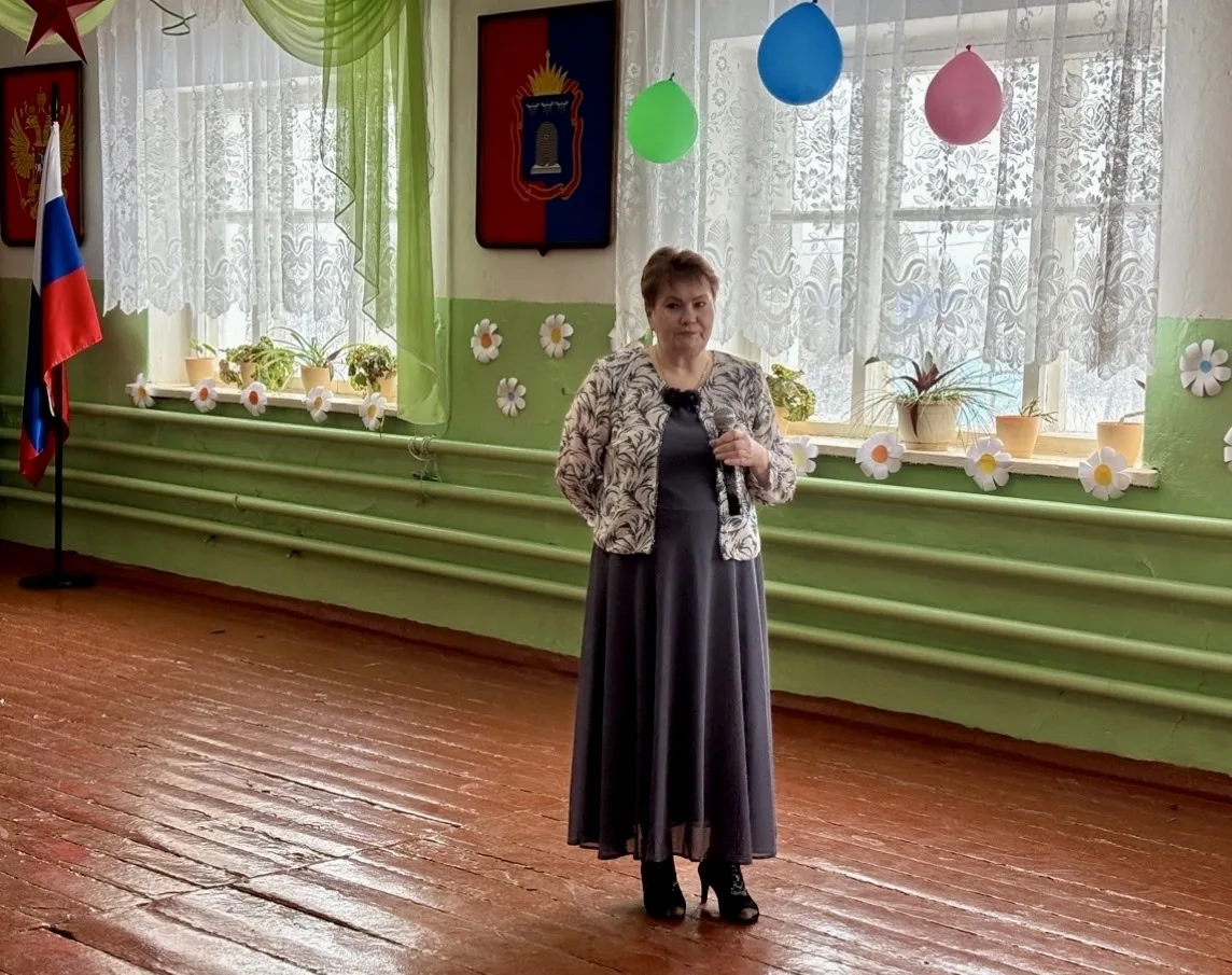 🌸"Вам, Любимые!"🌸  🌸🎉 Сегодня в нашей школе развернулась настоящая солнечная весенняя сказка — прошё