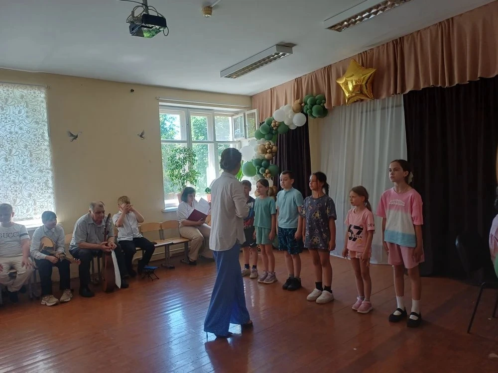🎶10 июня пространство летнего оздоровительного лагеря "Новопетровская СОШ" превратилось в настоящий