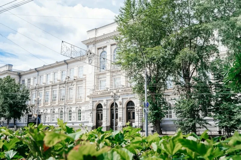 У нашего главного корпуса есть брат-близнец

Мы продолжаем делиться с вами интересными фактами о наш