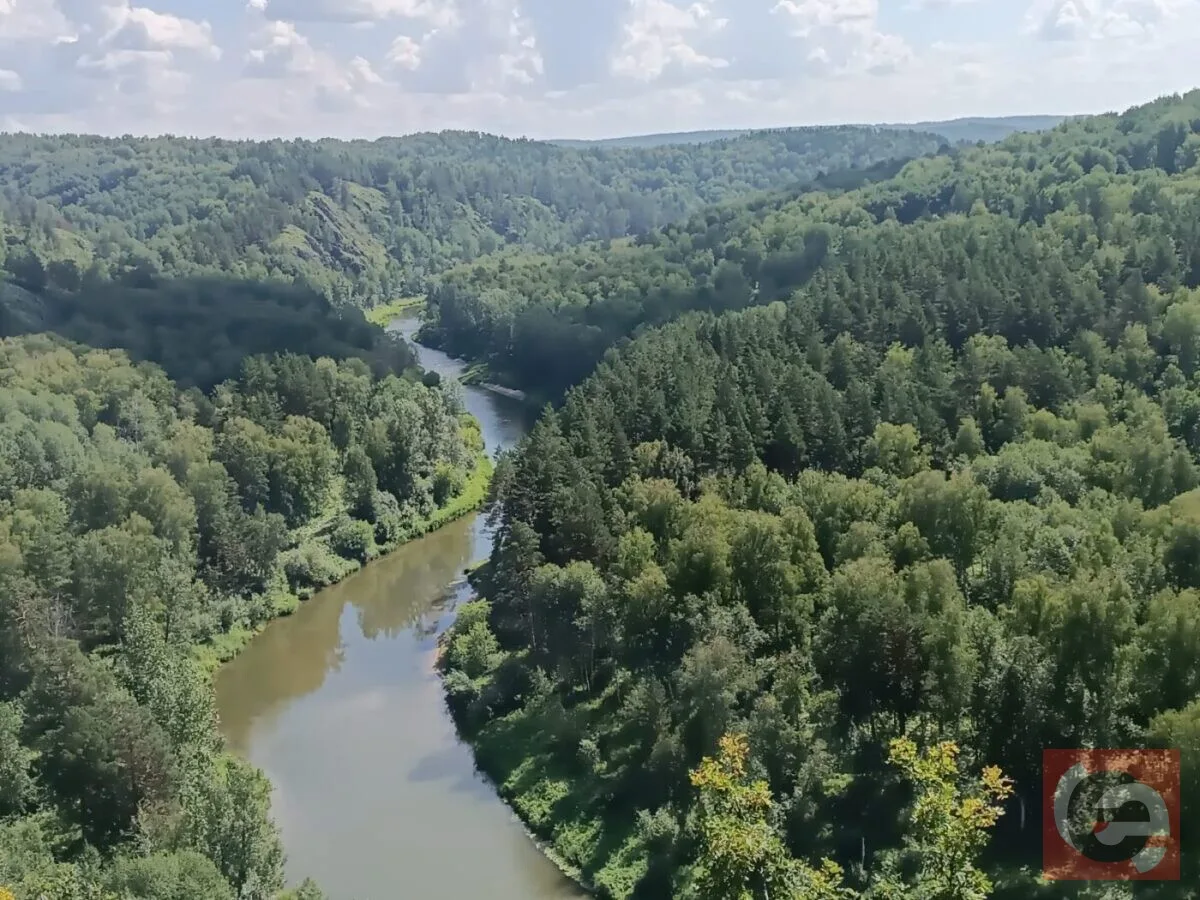 Под Новосибирском на реке Бердь спасатели эвакуировали пассажиров катера