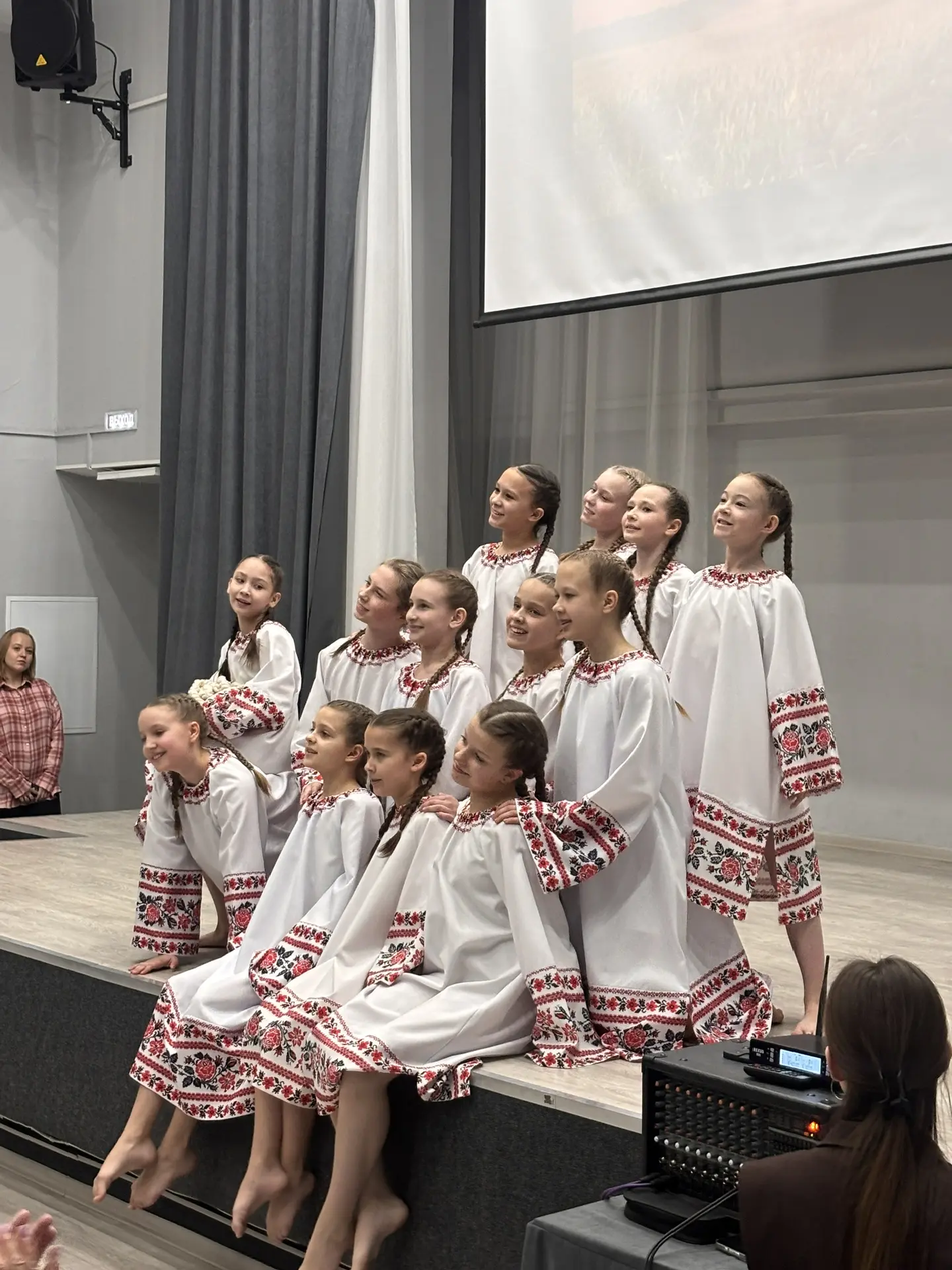 🎉 Сегодня в нашем микрорайоне прошёл яркий и душевный концерт в честь праздников-23 февраля и 8 март