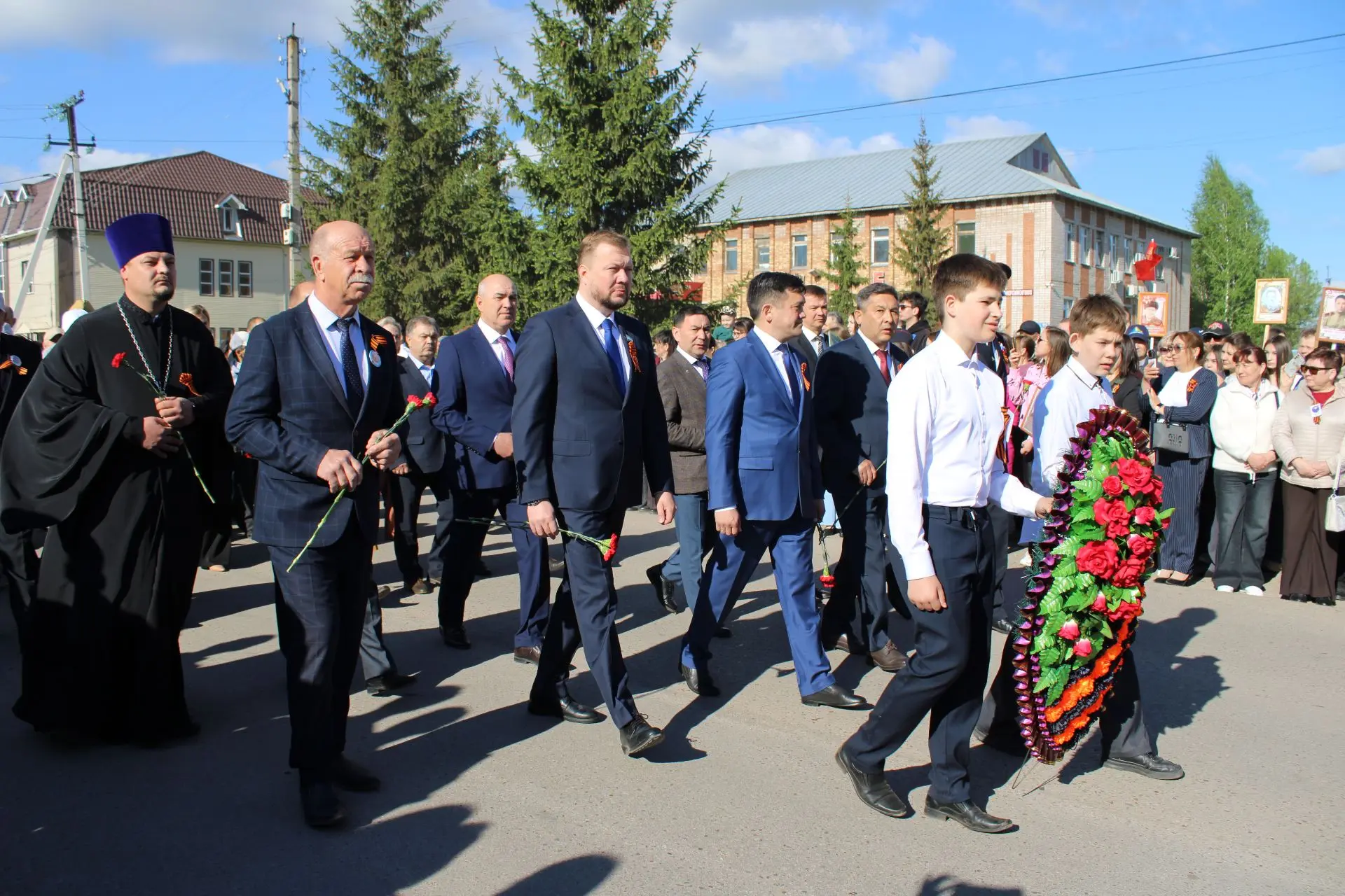 В Альшеевском районе с размахом отметили День Победы в Великой Отечественной войне. Гла...