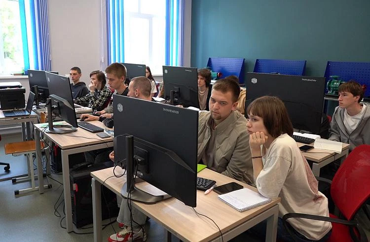 Как подать документы в вузы и колледжи Приморья через Госуслуги: инструкция
В региональном министерс